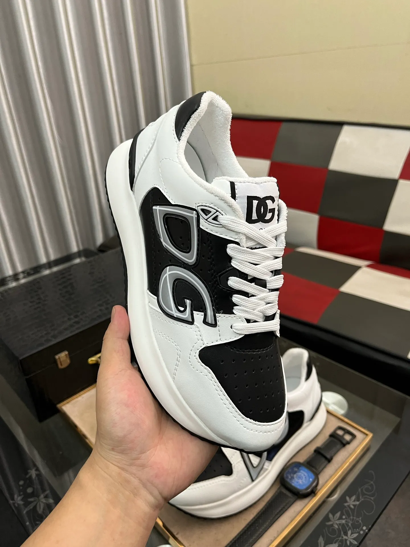Men's men's shoes💰500⌚️⌚️New Dolce & Gabbana/top original DG heavy industry series, new casual fashion shoes👟Simple and elegant style, fashionable and exclusive👑Fashionable and generous. Upper: Original first-layer calfskin, comfortable sheepskin lining. Original special electroplated combination outsole, exquisite and luxurious, super A level! Compared with the genuine product at the counter, the version is no worse at all💕Size: 38-46